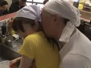 Specjalna obsługa w japońskich restauracjach sushi